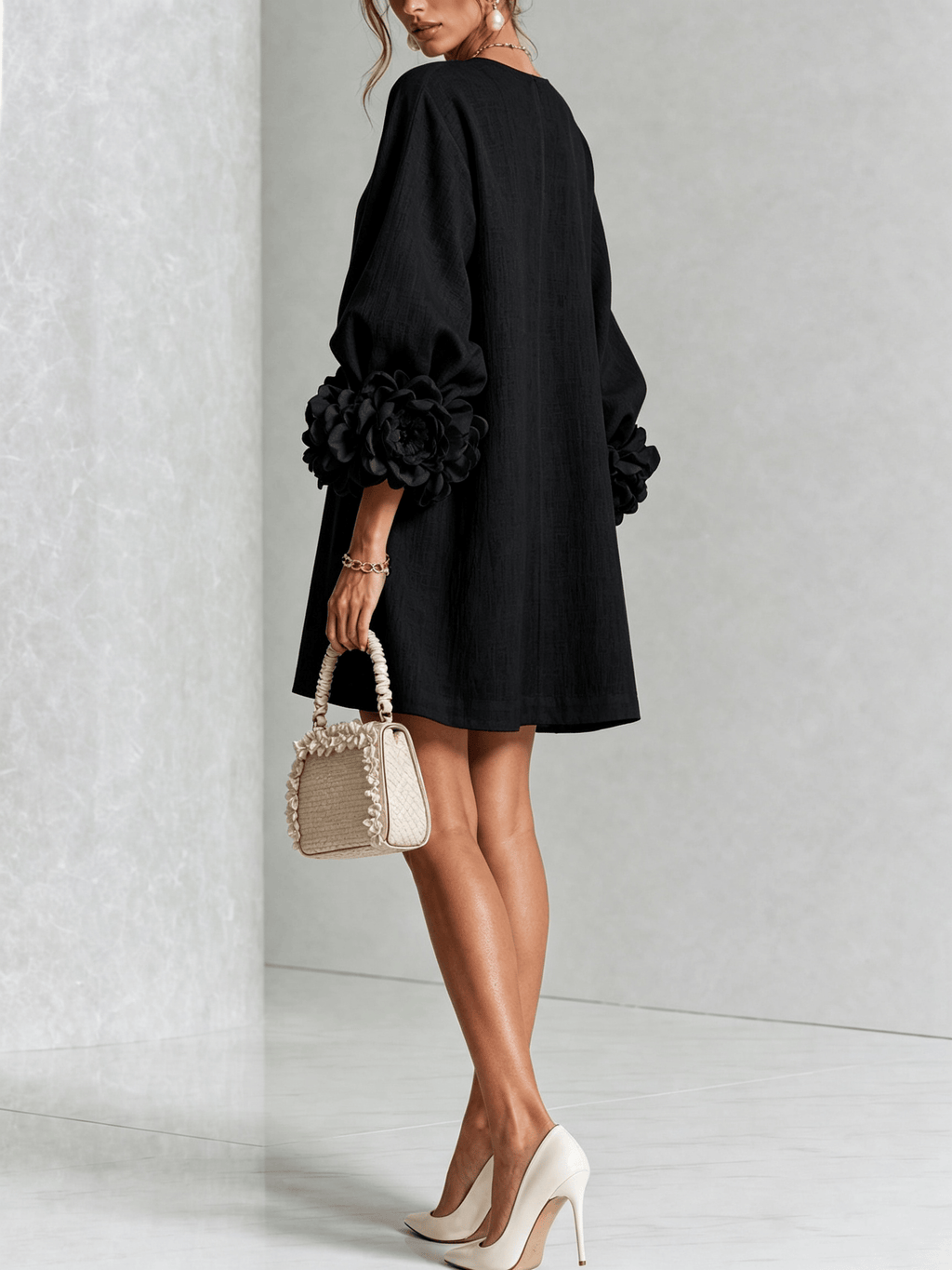 Cecilia | Minivestido en Mezcla de Lino con Puños de Rosa, Negro