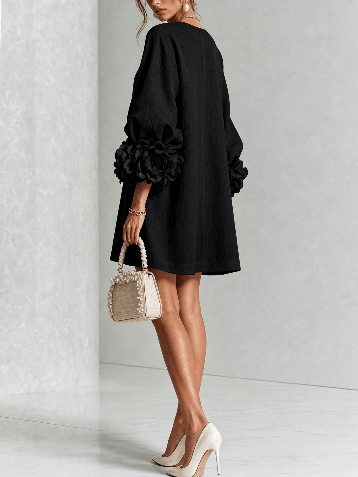 Cecilia | Minivestido en Mezcla de Lino con Puños de Rosa, Negro