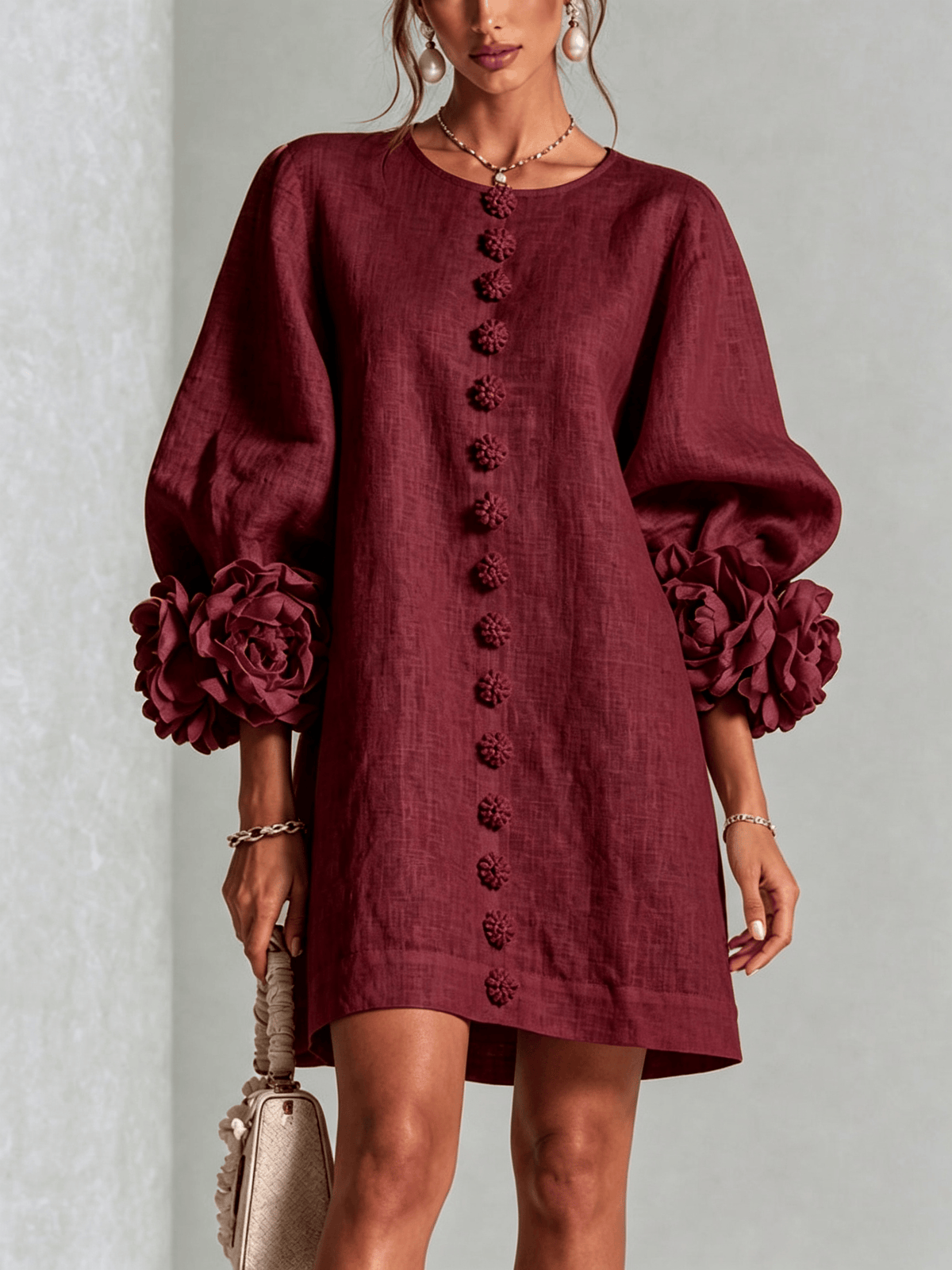 Ilaria | Minivestido en Mezcla de Lino con Puños de Rosa, Burdeos