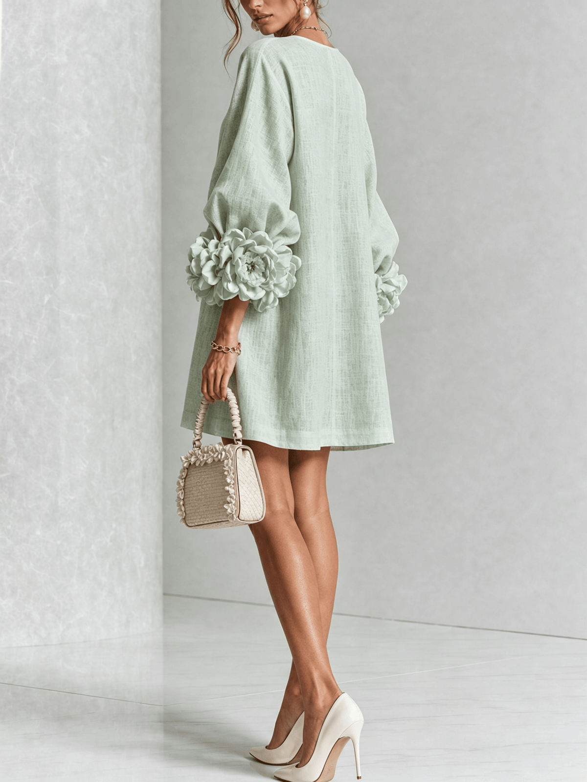 Delia | Minivestido en Mezcla de Lino con Puños de Rosa, Verde Salvia