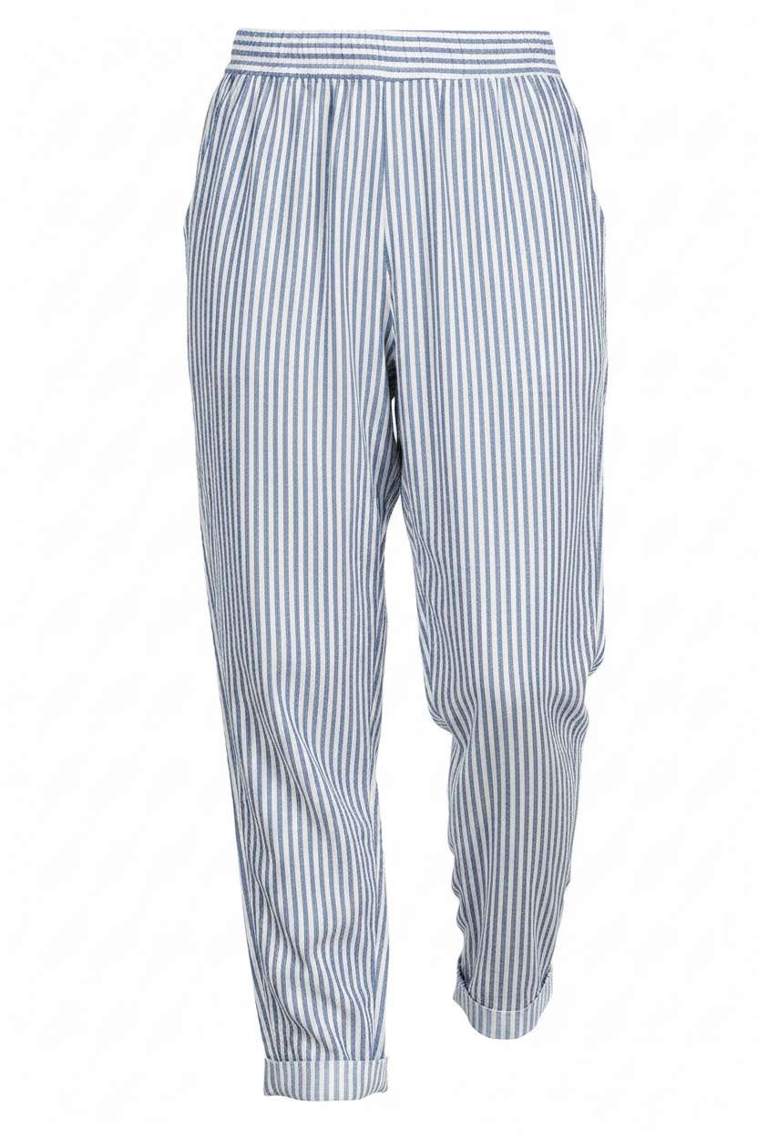 Pantalón azul sin cordón fondo blanco