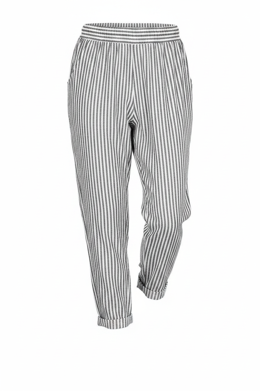 Pantalón negro sin cordón fondo blanco